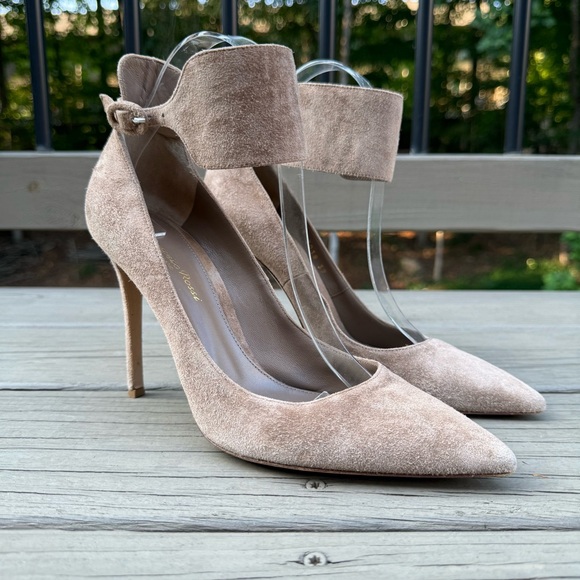 Gianvito Rossi Praline Suede Leather Ankle Cuff Pointed-Toe Pumps Shoes size 39